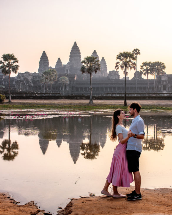 Angkor Wat couple